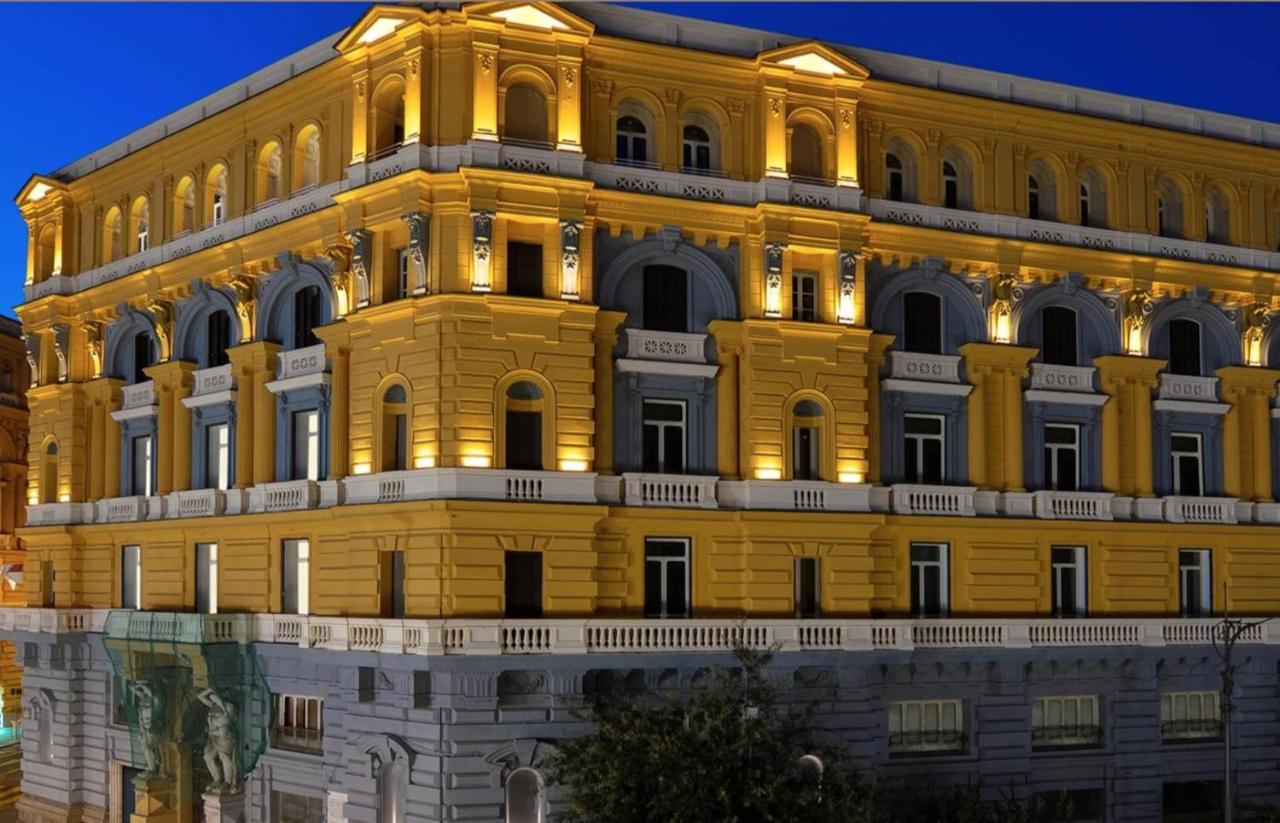 Fafgrandsuitenapoli Экстерьер фото